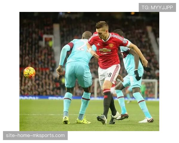 曼联反击效率显著提高 前场逼抢体系初见成效